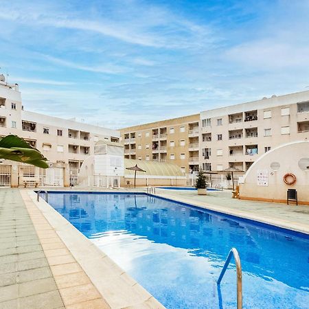 Amazing Apartment In Torrevieja With Kitchen Luaran gambar