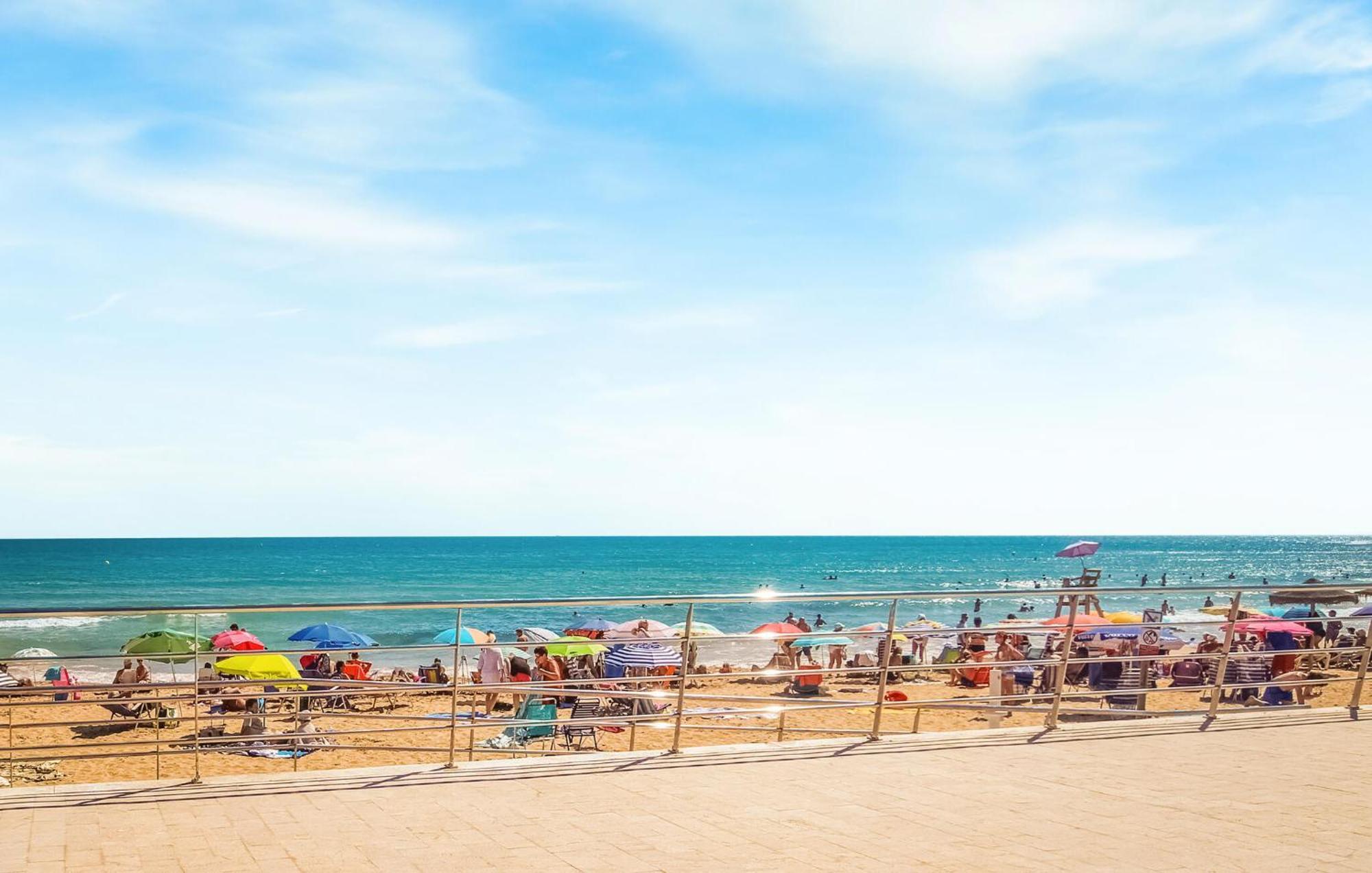 Amazing Apartment In Torrevieja With Kitchen Luaran gambar