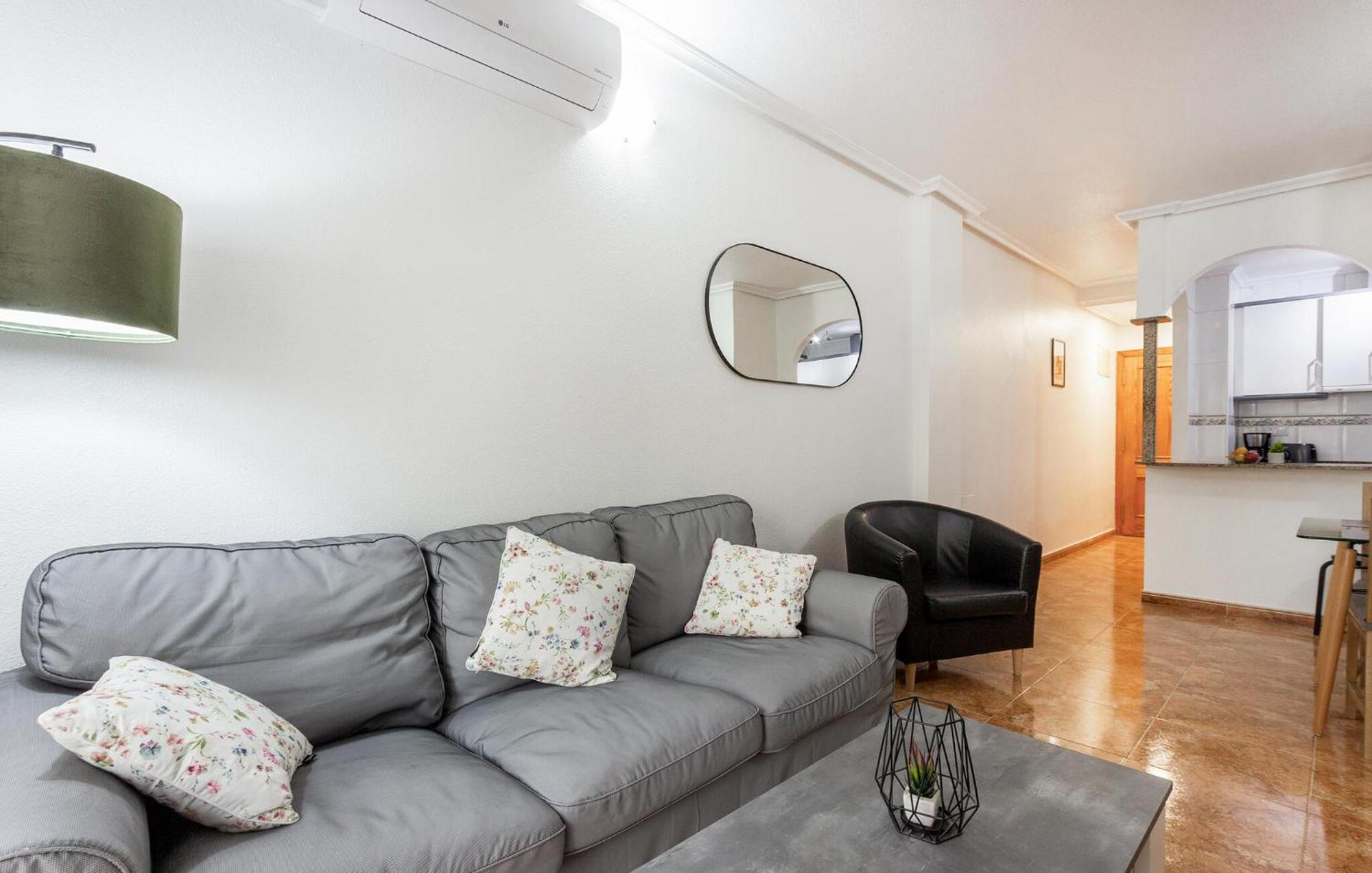 Amazing Apartment In Torrevieja With Kitchen Luaran gambar