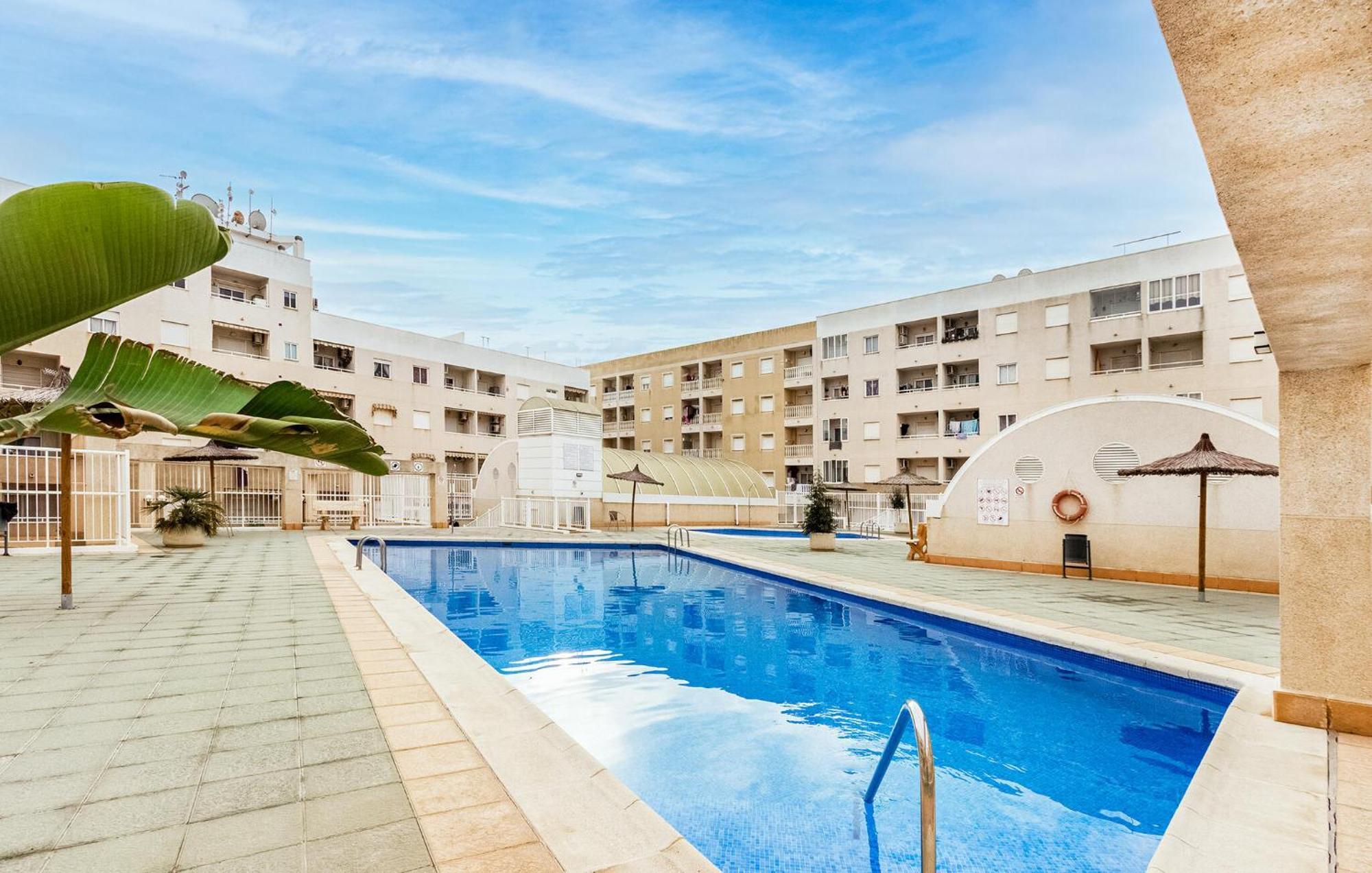 Amazing Apartment In Torrevieja With Kitchen Luaran gambar